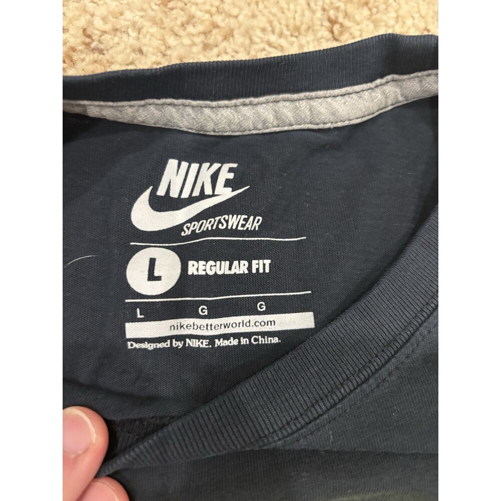 Nike Sportswear Black And Green Logo Men’s Large Regular Fit - Picture 2 of 8